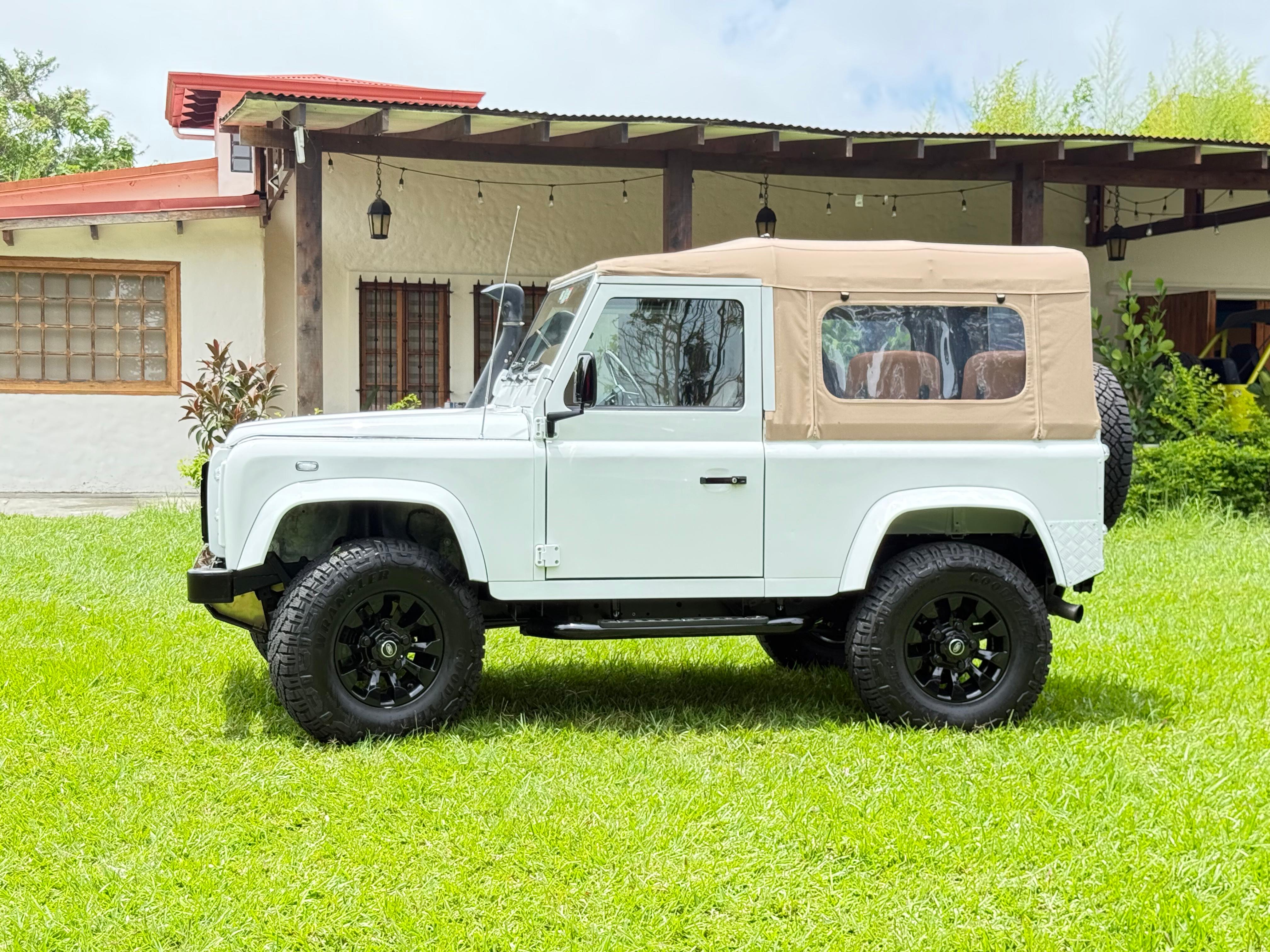 Land Rover Defender 90 Soft Top 2003